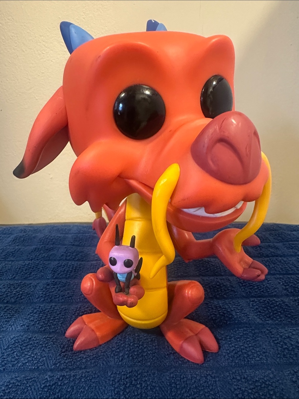 Mulan Muchu Red Dragon vinyl Figure with Cricket pre owned